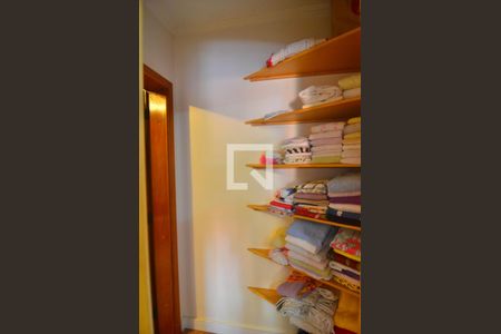 Casa à venda com 340m², 5 quartos e 2 vagasCloset