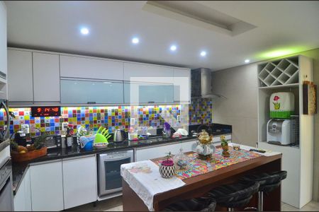 Casa à venda com 340m², 5 quartos e 2 vagasCozinha