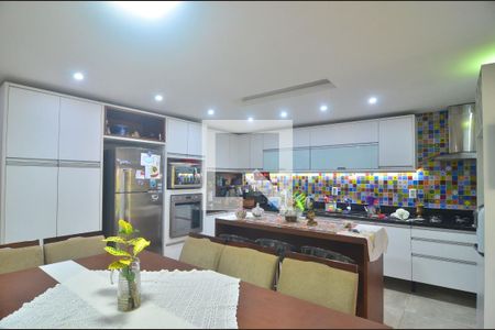 Casa à venda com 340m², 5 quartos e 2 vagasCozinha