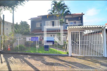 Casa à venda com 340m², 5 quartos e 2 vagasFachada