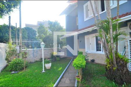 Casa à venda com 340m², 5 quartos e 2 vagasPátio frente