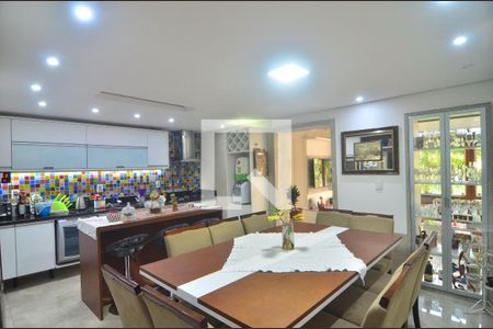Casa à venda com 340m², 5 quartos e 2 vagasCozinha