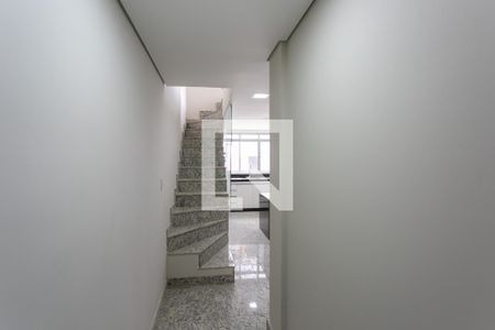 Entrada de apartamento para alugar com 2 quartos, 70m² em Santa Efigênia, Belo Horizonte