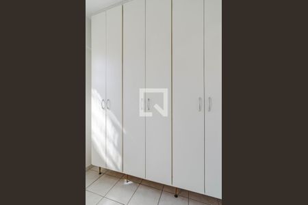 Quarto de serviço de apartamento para alugar com 2 quartos, 100m² em Pinheiros, São Paulo
