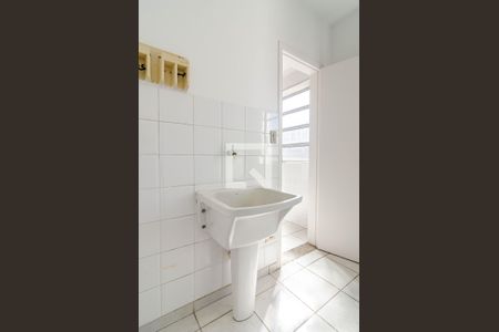 Quarto de serviço de apartamento para alugar com 2 quartos, 100m² em Pinheiros, São Paulo