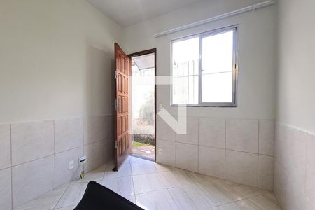 Sala de casa para alugar com 1 quarto, 45m² em Quintino Bocaiuva, Rio de Janeiro