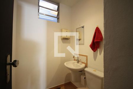 Casa à venda com 220m², 4 quartos e 1 vagaLavabo