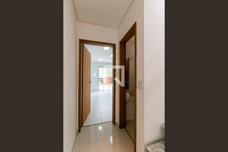 Corredor de casa para alugar com 3 quartos, 108m² em Cidade Mãe do Céu, São Paulo