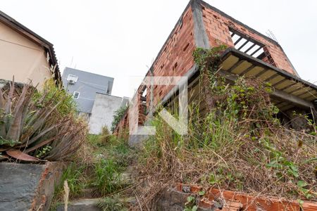 Casa à venda com 140m², 2 quartos e 2 vagasEdícula