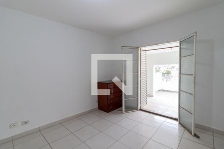 Casa à venda com 140m², 2 quartos e 2 vagasSuíte