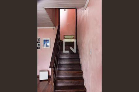 Escada de casa à venda com 3 quartos, 120m² em Guajuviras, Canoas