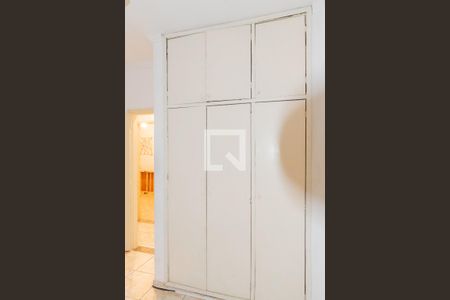 Casa à venda com 193m², 6 quartos e 2 vagas Casa à venda com 193m², 6 quartos e 2 vagasQuarto