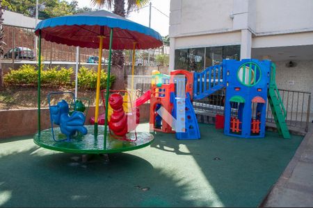 Apartamento para alugar com 44m², 2 quartos e 1 vaga Apartamento para alugar com 44m², 2 quartos e 1 vagaPlayground