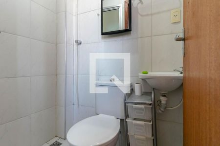 Banheiro de kitnet/studio para alugar com 1 quarto, 4m² em Padre Eustáquio, Belo Horizonte