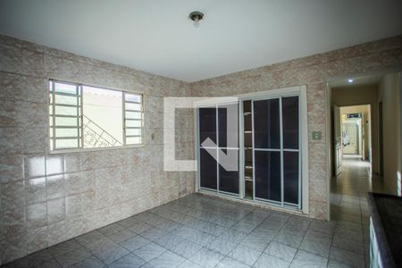 Casa para alugar com 189m², 2 quartos e 2 vagasCozinha