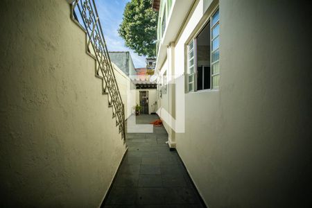 Casa para alugar com 189m², 2 quartos e 2 vagasCorredor externo