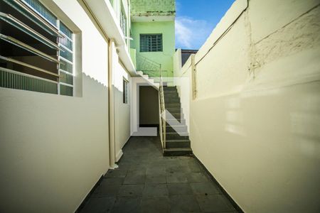 Casa para alugar com 189m², 2 quartos e 2 vagasCorredor externo