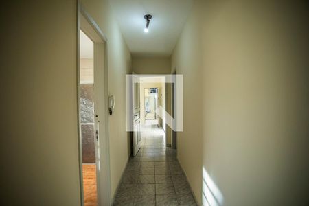 Casa para alugar com 189m², 2 quartos e 2 vagasCorredor 