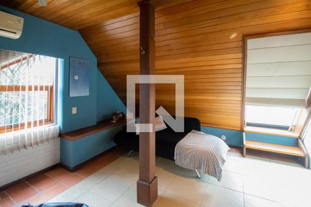 Casa de condomínio à venda com 150m², 3 quartos e 2 vagas Casa de condomínio à venda com 150m², 3 quartos e 2 vagasSótão