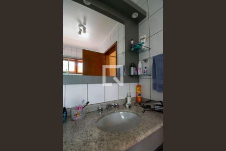 Casa de condomínio à venda com 150m², 3 quartos e 2 vagas Casa de condomínio à venda com 150m², 3 quartos e 2 vagasBanheiro da Suíte