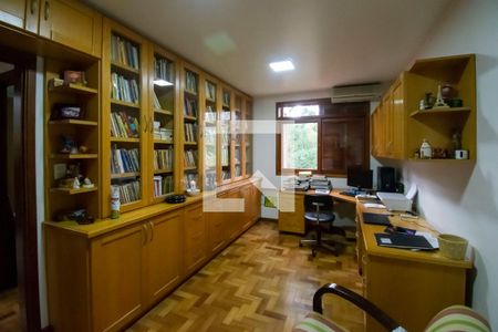 Casa de condomínio à venda com 150m², 3 quartos e 2 vagas Casa de condomínio à venda com 150m², 3 quartos e 2 vagasEscritório