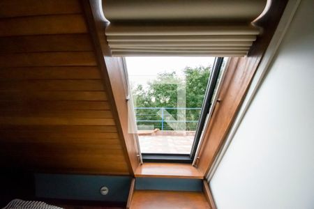 Casa de condomínio à venda com 150m², 3 quartos e 2 vagas Casa de condomínio à venda com 150m², 3 quartos e 2 vagasSótão