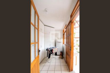 Casa de condomínio à venda com 150m², 3 quartos e 2 vagas Casa de condomínio à venda com 150m², 3 quartos e 2 vagasCozinha e Área de Serviço