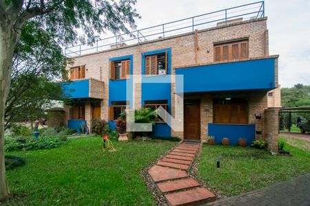 Casa de condomínio à venda com 150m², 3 quartos e 2 vagas Casa de condomínio à venda com 150m², 3 quartos e 2 vagasFachada