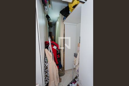 Casa à venda com 300m², 4 quartos e 3 vagas Casa à venda com 300m², 4 quartos e 3 vagasCloset suite 1