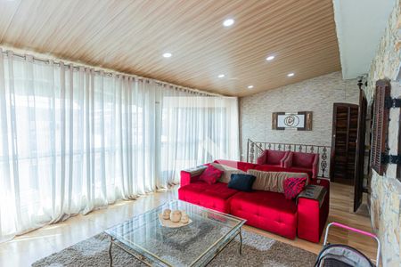 Casa à venda com 300m², 4 quartos e 3 vagas Casa à venda com 300m², 4 quartos e 3 vagasVaranda e Sala de Tv 2