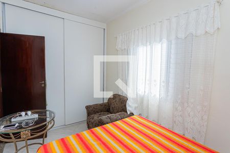 Casa à venda com 300m², 4 quartos e 3 vagas Casa à venda com 300m², 4 quartos e 3 vagasQuarto