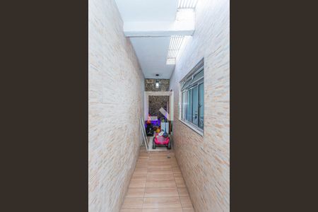 Casa à venda com 300m², 4 quartos e 3 vagas Casa à venda com 300m², 4 quartos e 3 vagasCorredor externo