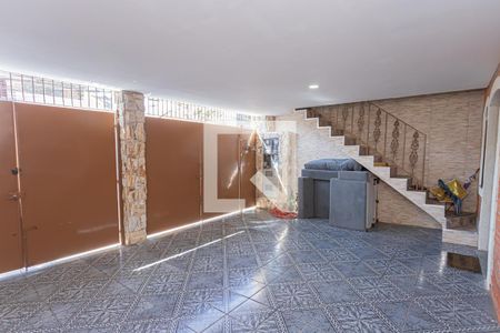 Casa à venda com 300m², 4 quartos e 3 vagas Casa à venda com 300m², 4 quartos e 3 vagasGaragem