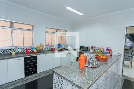 Casa à venda com 300m², 4 quartos e 3 vagas Casa à venda com 300m², 4 quartos e 3 vagasCozinha e copa