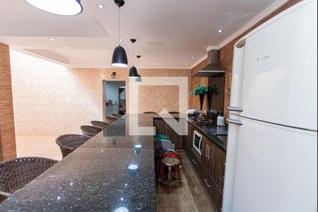 Casa à venda com 300m², 4 quartos e 3 vagas Casa à venda com 300m², 4 quartos e 3 vagasChurrasqueira e sala de tv