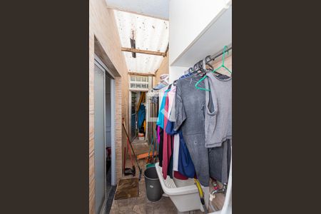 Casa à venda com 300m², 4 quartos e 3 vagas Casa à venda com 300m², 4 quartos e 3 vagasÁrea de Serviço