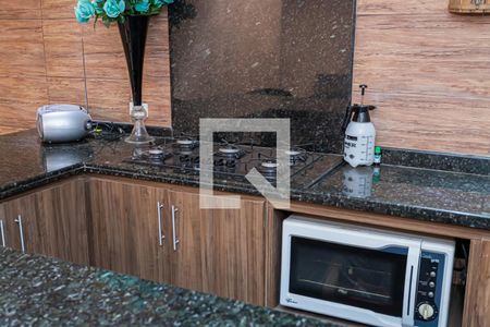 Casa à venda com 300m², 4 quartos e 3 vagas Casa à venda com 300m², 4 quartos e 3 vagasChurrasqueira e sala de tv