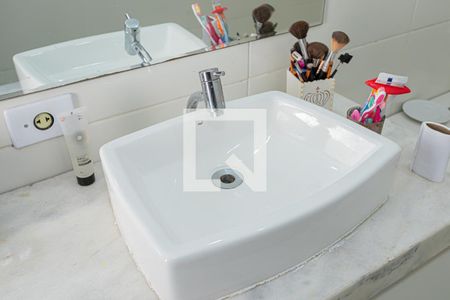 Casa à venda com 300m², 4 quartos e 3 vagas Casa à venda com 300m², 4 quartos e 3 vagasBanheiro suite 3