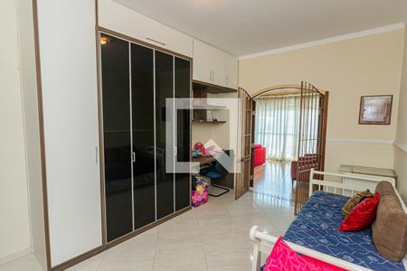 Casa à venda com 300m², 4 quartos e 3 vagas Casa à venda com 300m², 4 quartos e 3 vagasSuite 2