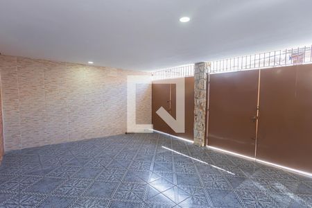 Casa à venda com 300m², 4 quartos e 3 vagas Casa à venda com 300m², 4 quartos e 3 vagasGaragem