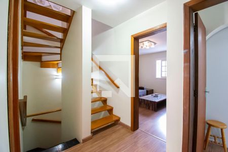 Casa à venda com 242m², 3 quartos e 3 vagas Casa à venda com 242m², 3 quartos e 3 vagasCorredor