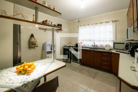 Casa à venda com 242m², 3 quartos e 3 vagas Casa à venda com 242m², 3 quartos e 3 vagasCozinha
