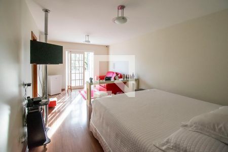 Casa à venda com 242m², 3 quartos e 3 vagas Casa à venda com 242m², 3 quartos e 3 vagasSuíte