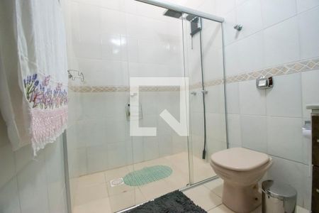 Casa à venda com 242m², 3 quartos e 3 vagas Casa à venda com 242m², 3 quartos e 3 vagasBanheiro