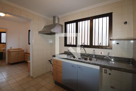 Apartamento para alugar com 138m², 3 quartos e 3 vagasCozinha