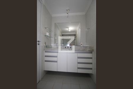 Apartamento para alugar com 138m², 3 quartos e 3 vagasBanheiro americano (Quartos 1 e 2)