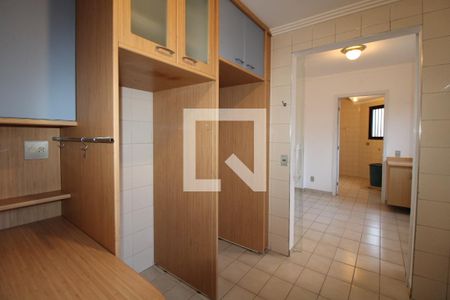 Apartamento para alugar com 138m², 3 quartos e 3 vagasCozinha