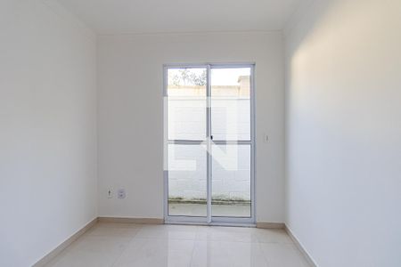 Quarto 1 de apartamento para alugar com 2 quartos, 47m² em Ouro Fino, São José dos Pinhais