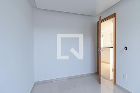 Quarto 2 de apartamento para alugar com 2 quartos, 47m² em Ouro Fino, São José dos Pinhais