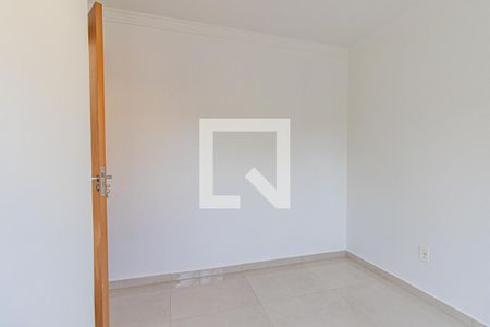 Quarto 1 de apartamento para alugar com 2 quartos, 47m² em Ouro Fino, São José dos Pinhais